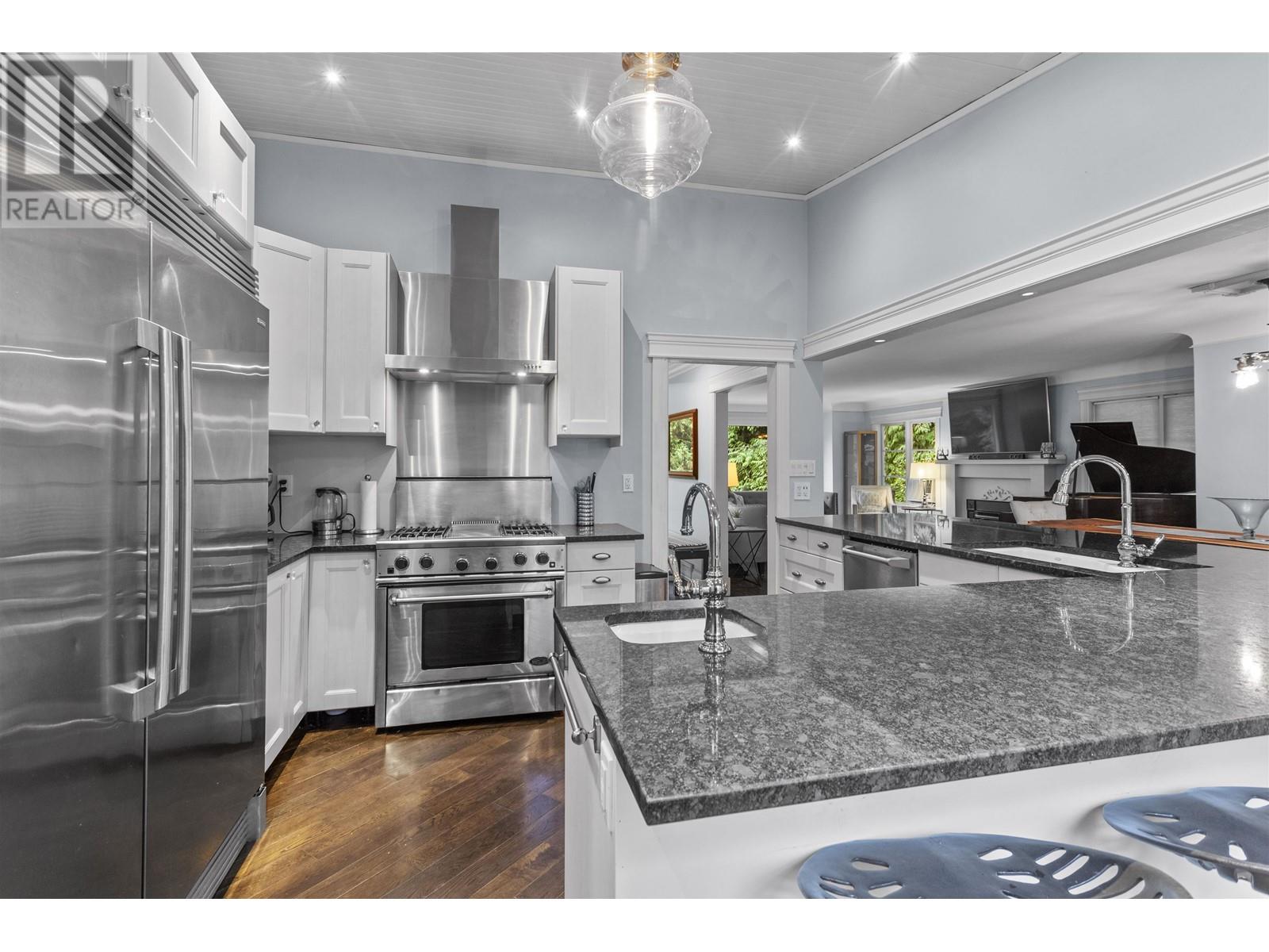 1374 Kilmer Road, North Vancouver, British Columbia  V7K 1R2 - Photo 19 - R2975727