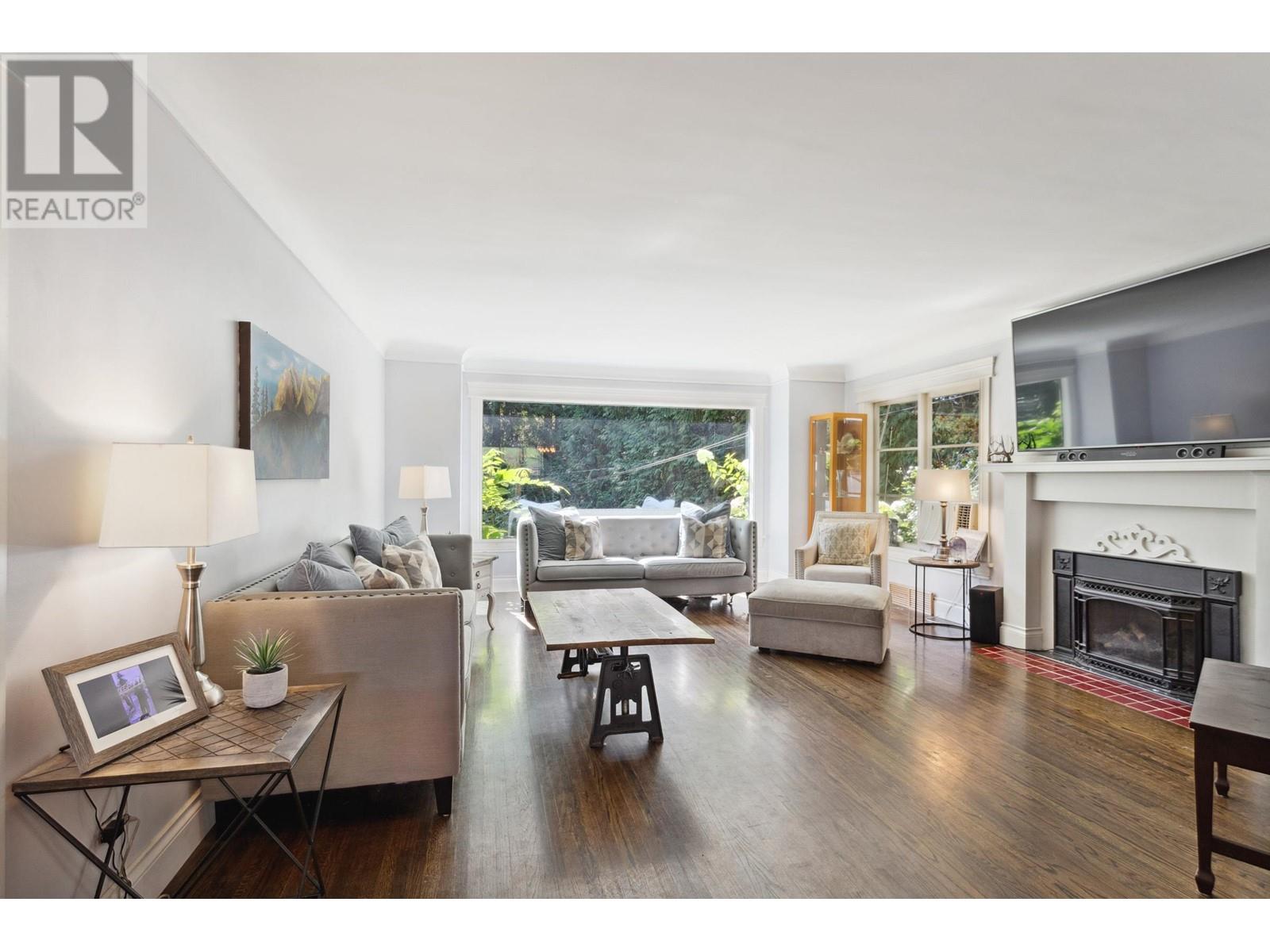 1374 Kilmer Road, North Vancouver, British Columbia  V7K 1R2 - Photo 9 - R2975727