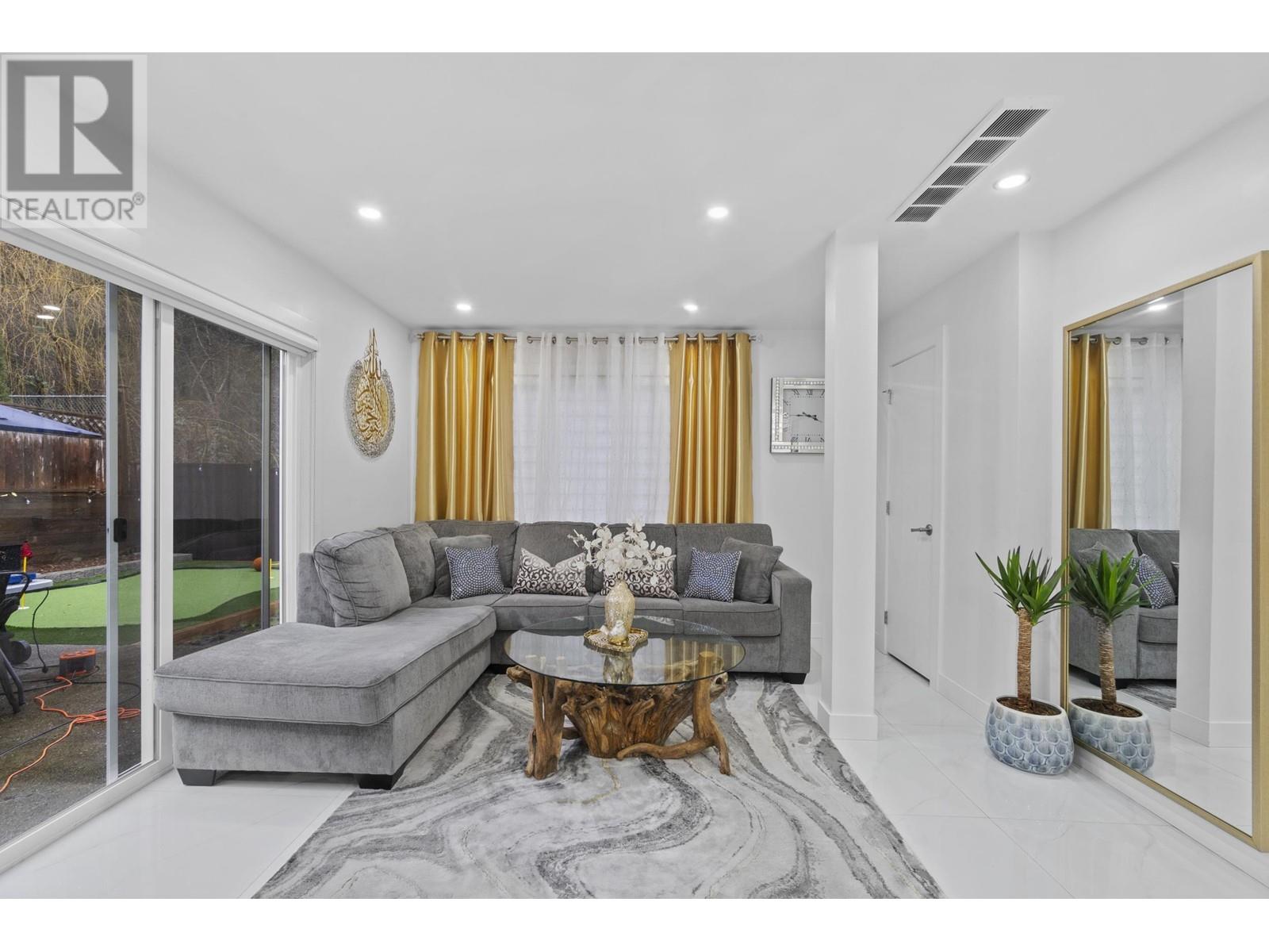 Property at 1221 HALIFAX AVENUE image 3
