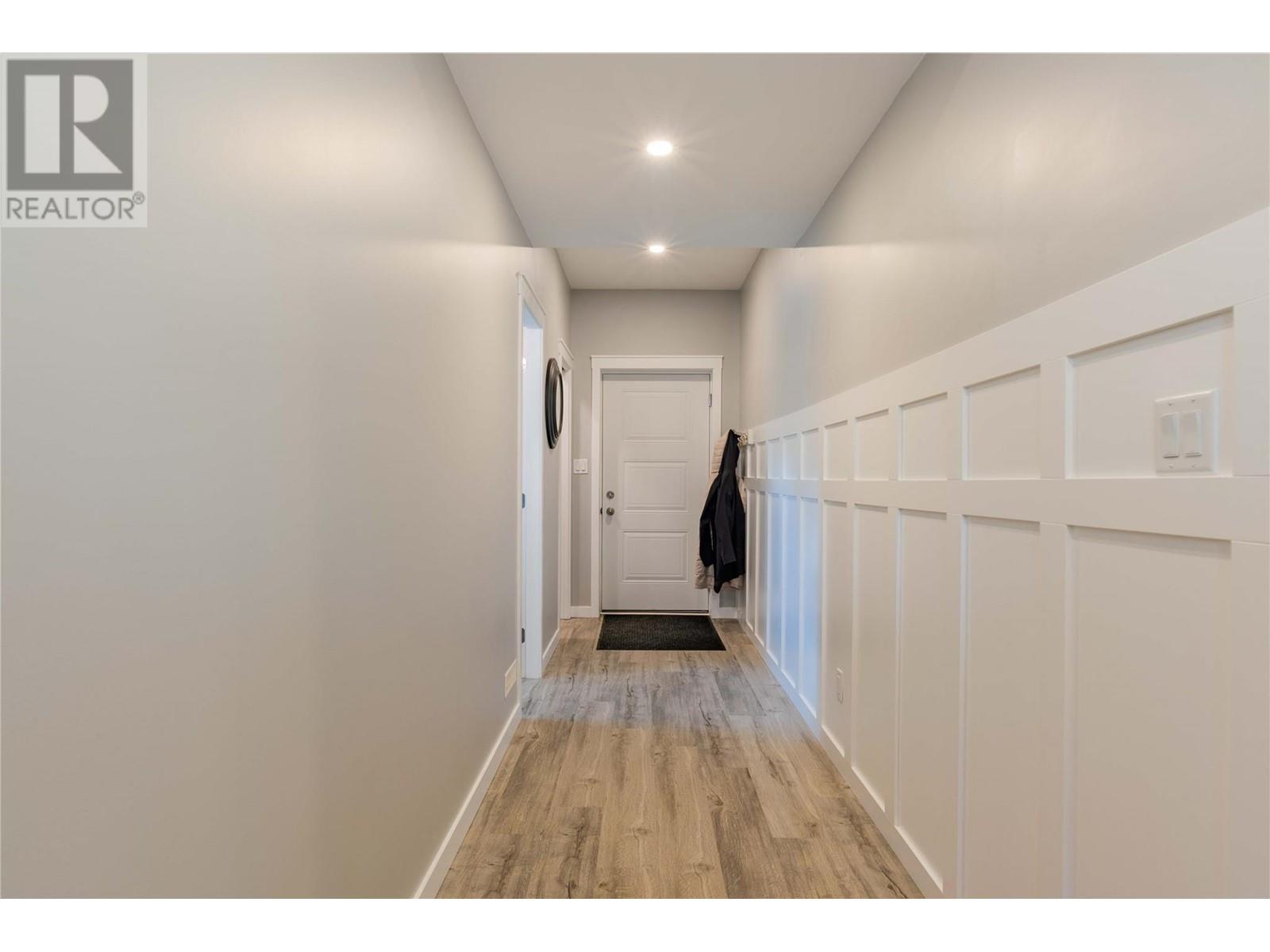 3355 Southridge Drive, Castlegar, British Columbia  V1N 4G1 - Photo 42 - 10338161