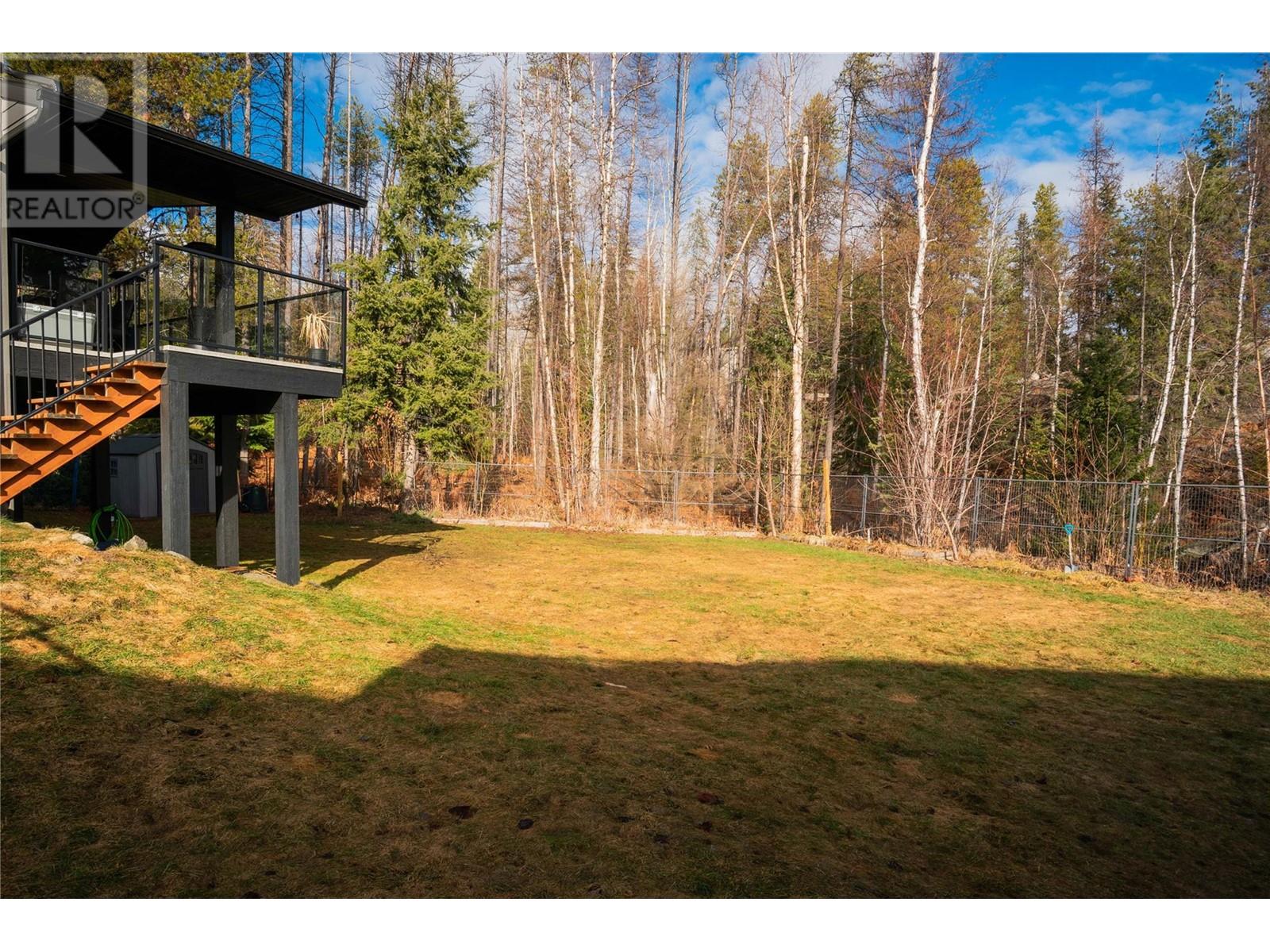 3355 Southridge Drive, Castlegar, British Columbia  V1N 4G1 - Photo 22 - 10338161