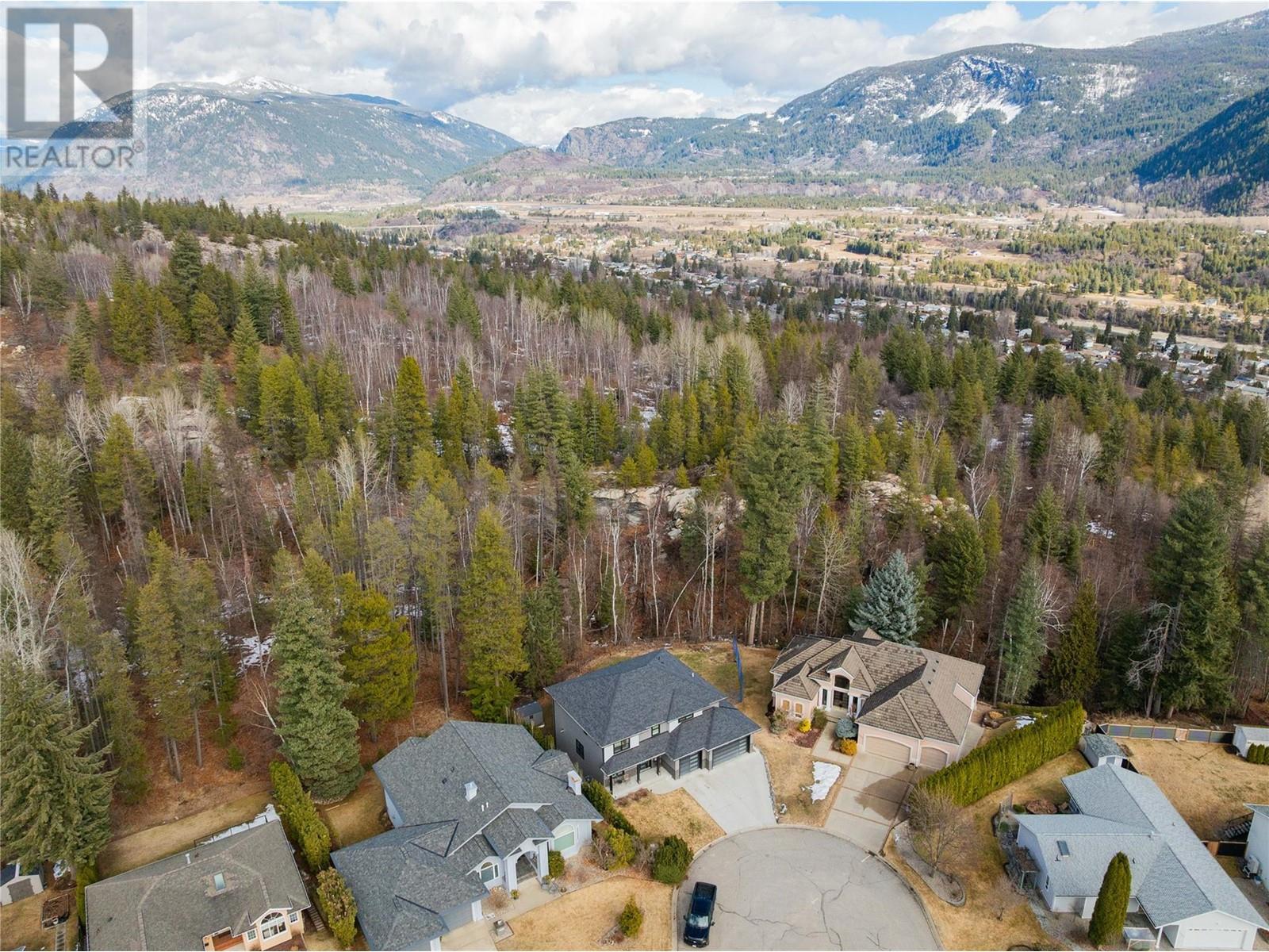 3355 Southridge Drive, Castlegar, British Columbia  V1N 4G1 - Photo 7 - 10338161