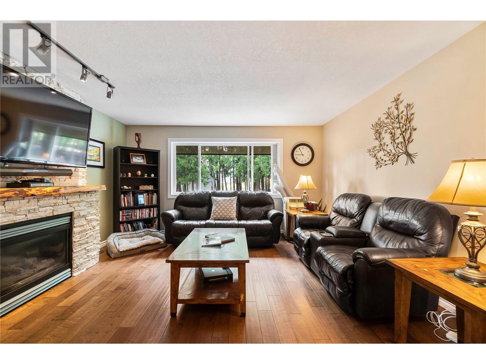 3961 20 Avenue Se, Salmon Arm, British Columbia  V1E 1X9 - Photo 7 - 10338314
