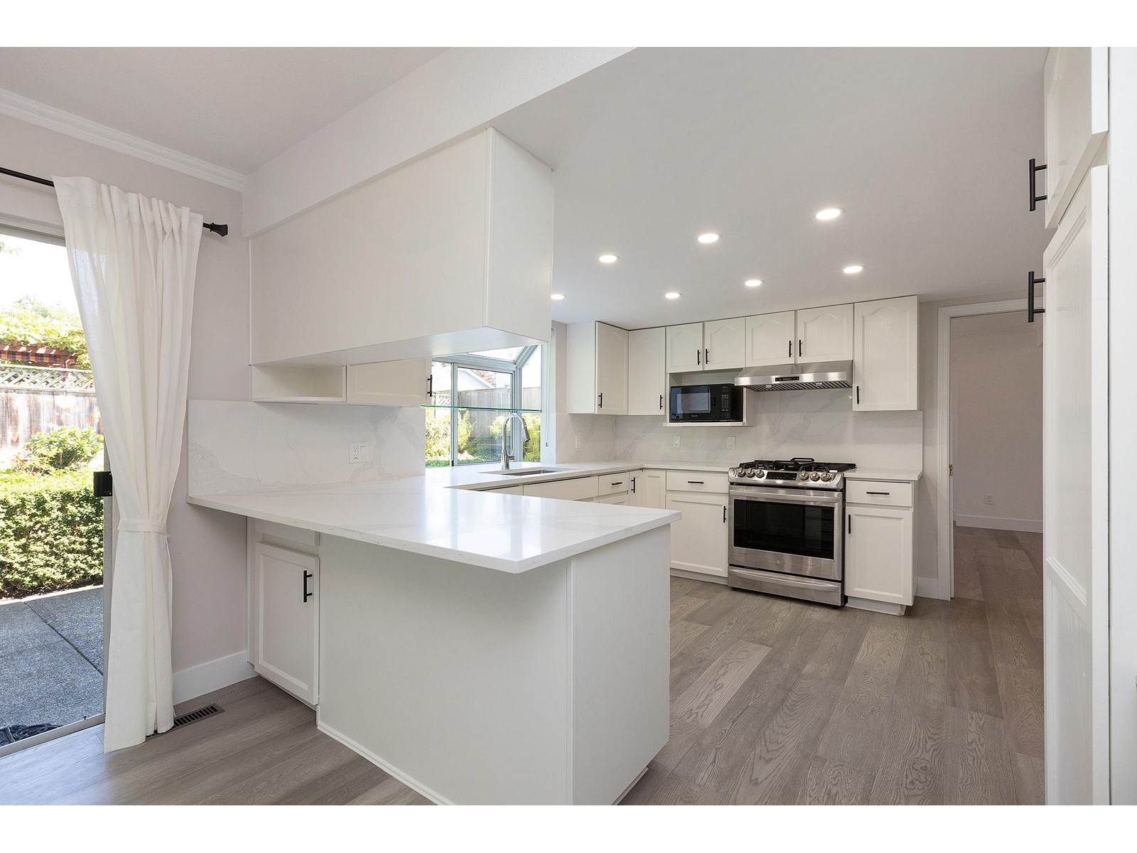 1032 164 Street, Surrey, British Columbia  V4A 8R2 - Photo 11 - R2927836