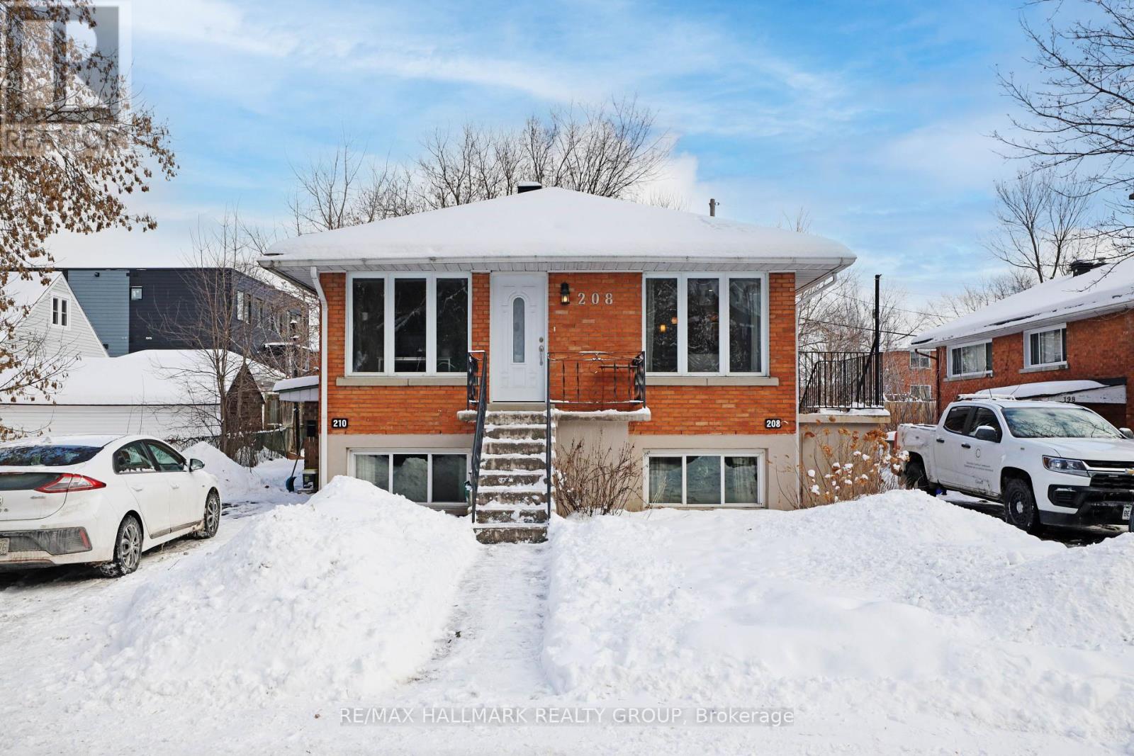 208-210 Renouf Avenue, Ottawa, Ontario  K1K 3T1 - Photo 1 - X12011331