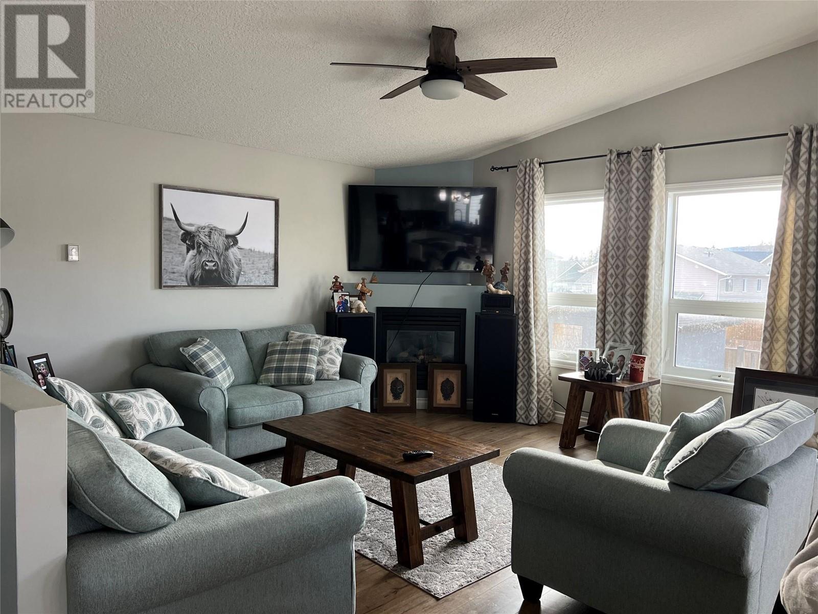 5207 40 Street, Chetwynd, British Columbia  V0C 1J0 - Photo 5 - 10338358