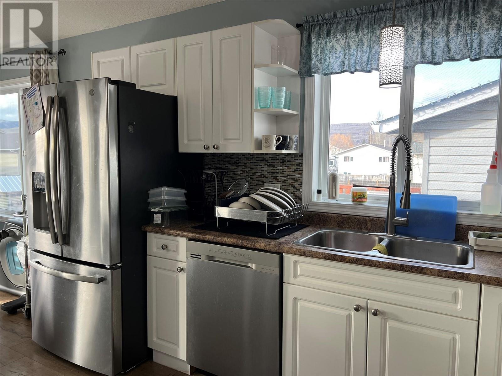 5207 40 Street, Chetwynd, British Columbia  V0C 1J0 - Photo 9 - 10338358