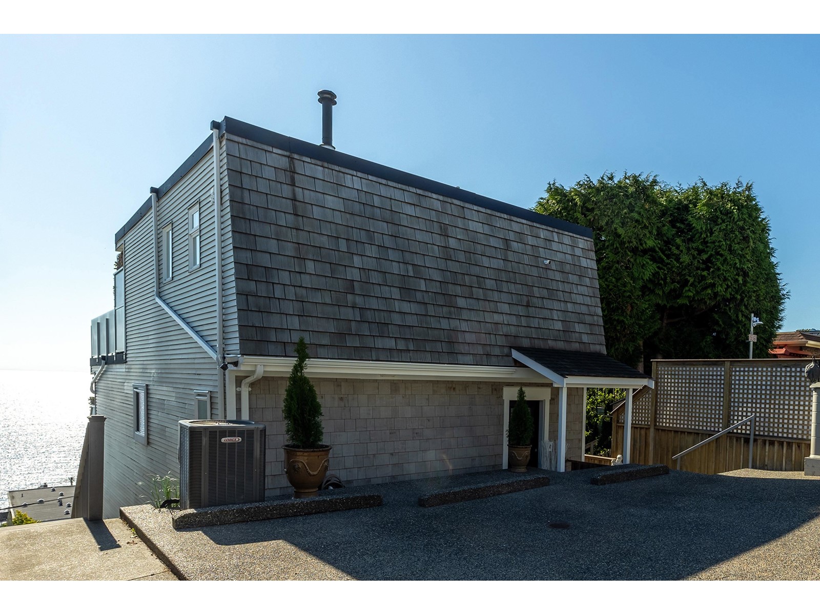 Property at 15365 VICTORIA AVENUE image 3