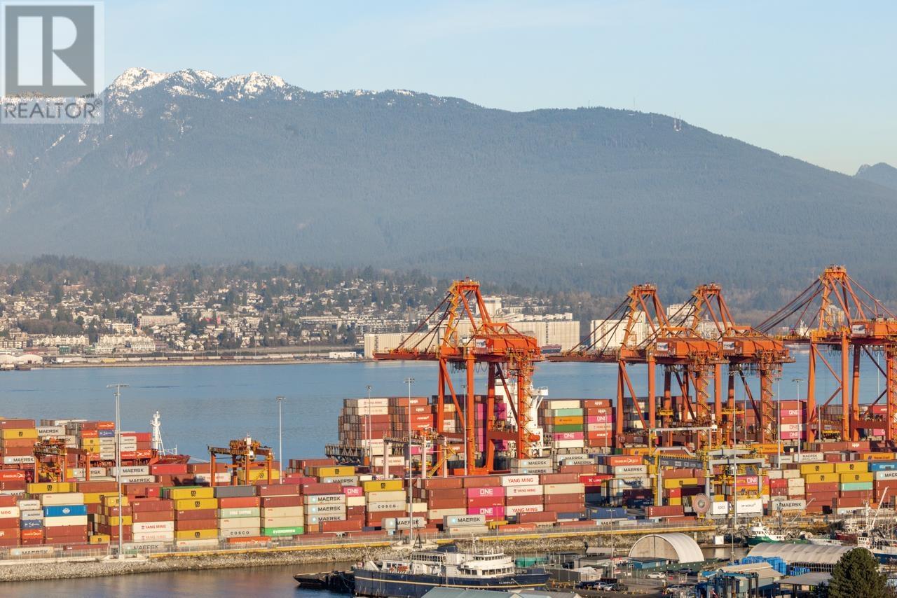 Listing Picture 12 of 27 : 2103 108 W CORDOVA STREET, Vancouver / 溫哥華 - 魯藝地產 Yvonne Lu Group - MLS Medallion Club Member