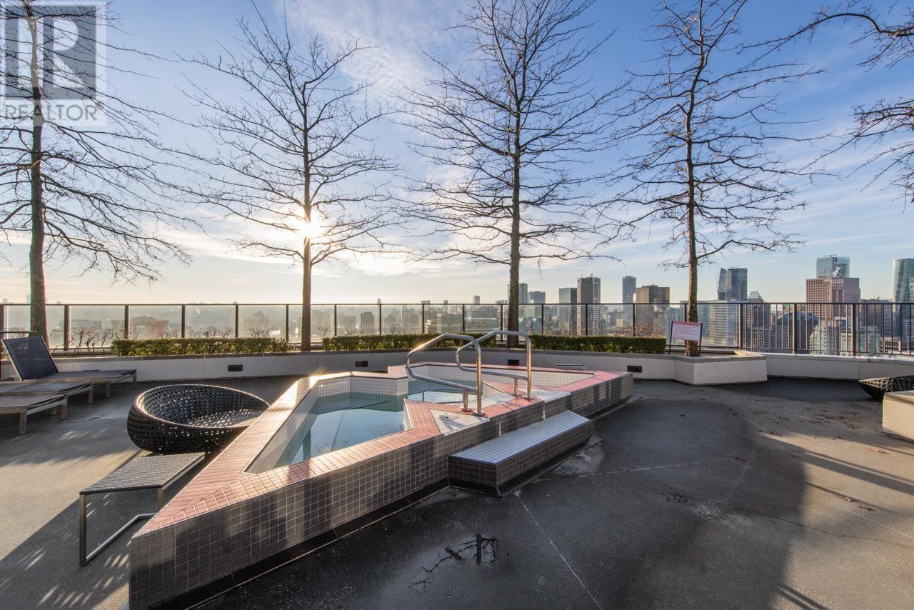 Listing Picture 23 of 27 : 2103 108 W CORDOVA STREET, Vancouver / 溫哥華 - 魯藝地產 Yvonne Lu Group - MLS Medallion Club Member