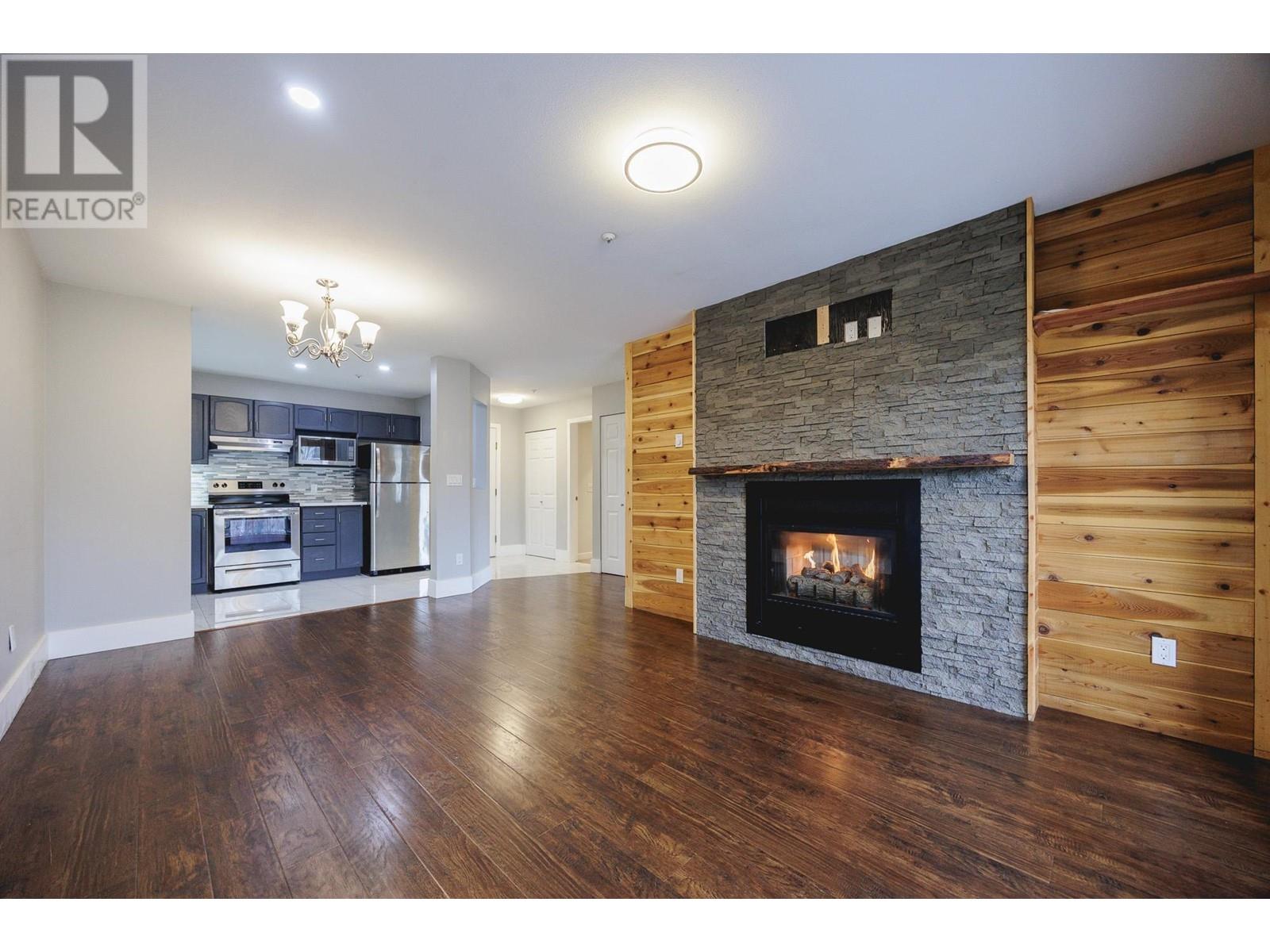 Property at 305 2435 WELCHER AVENUE image 2