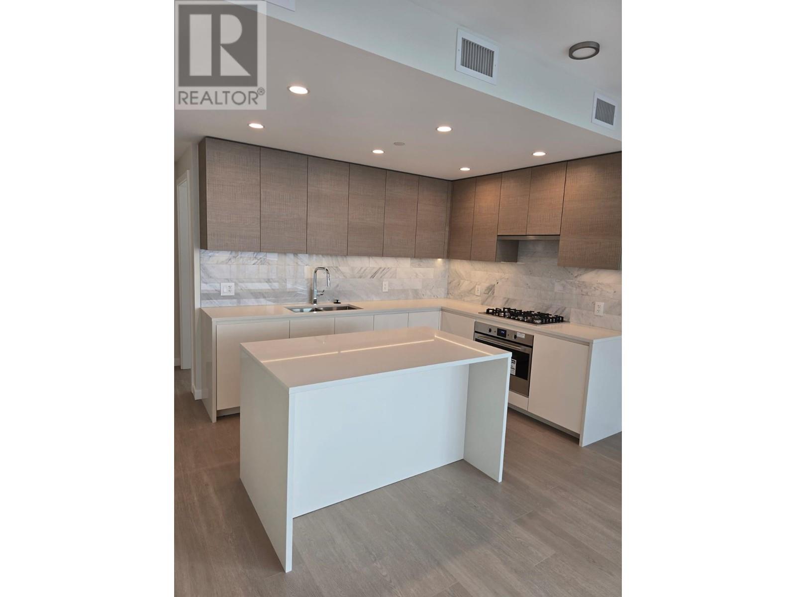 Property at 4707 2108 GILMORE AVENUE image 3