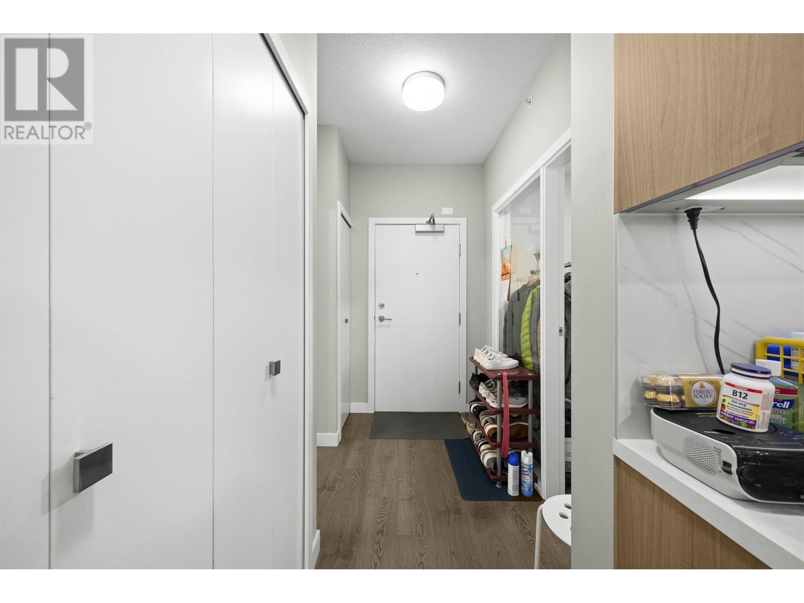 Listing Picture 17 of 24 : 420 9388 ODLIN ROAD, Richmond / 烈治文 - 魯藝地產 Yvonne Lu Group - MLS Medallion Club Member