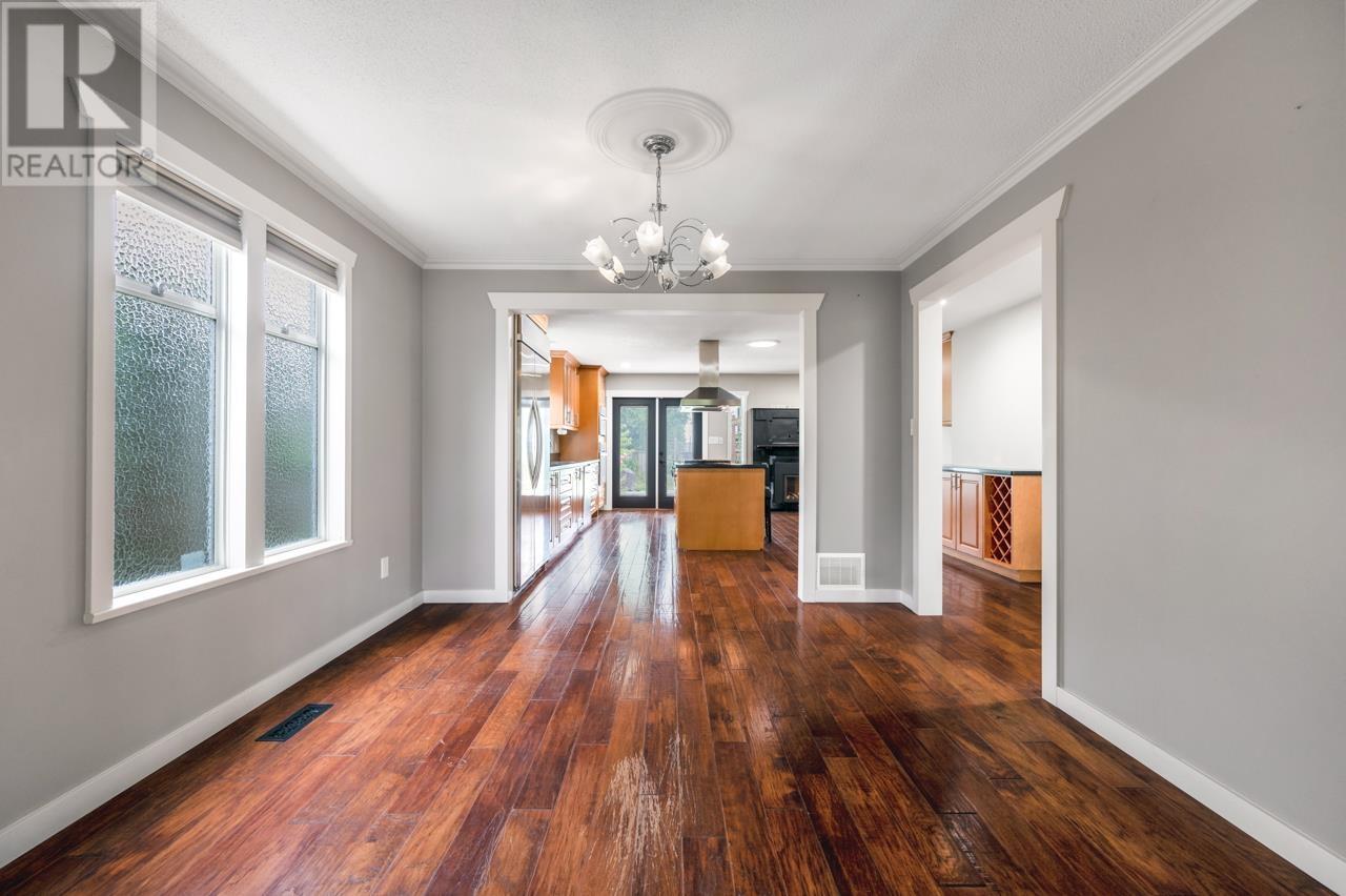 Listing Picture 9 of 24 : 11586 RAILWAY AVENUE, Richmond / 烈治文 - 魯藝地產 Yvonne Lu Group - MLS Medallion Club Member
