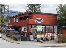 2230 LLOYD AVENUE, North Vancouver, British Columbia