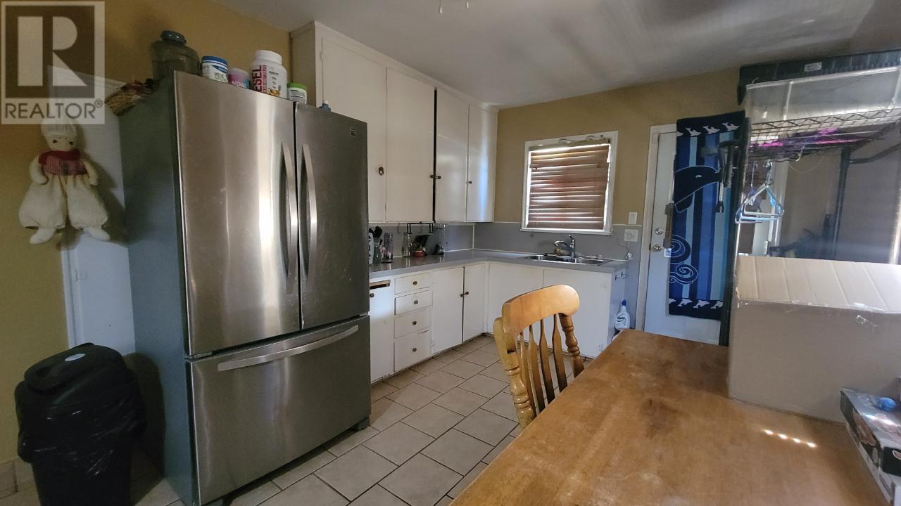 Property at 6363 KOOTENAY Street image 4