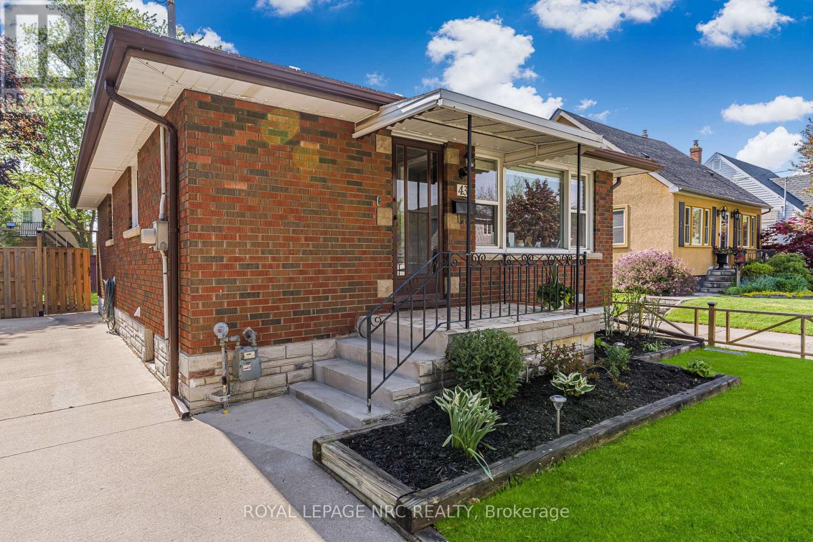 43 Marmora Street, St. Catharines (450 - E. Chester), Ontario  L2P 3C2 - Photo 1 - X12009610