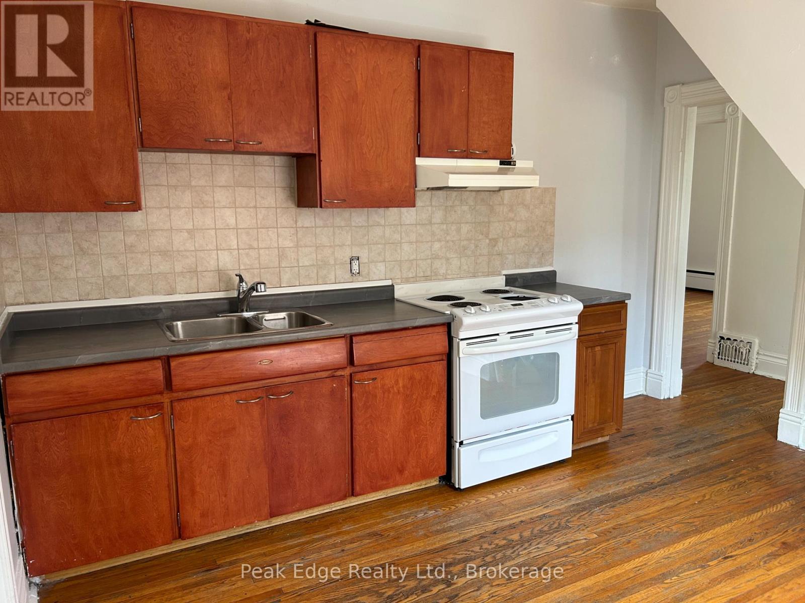 293 9th Street, Hanover, Ontario  N4N 1L3 - Photo 9 - X12011055