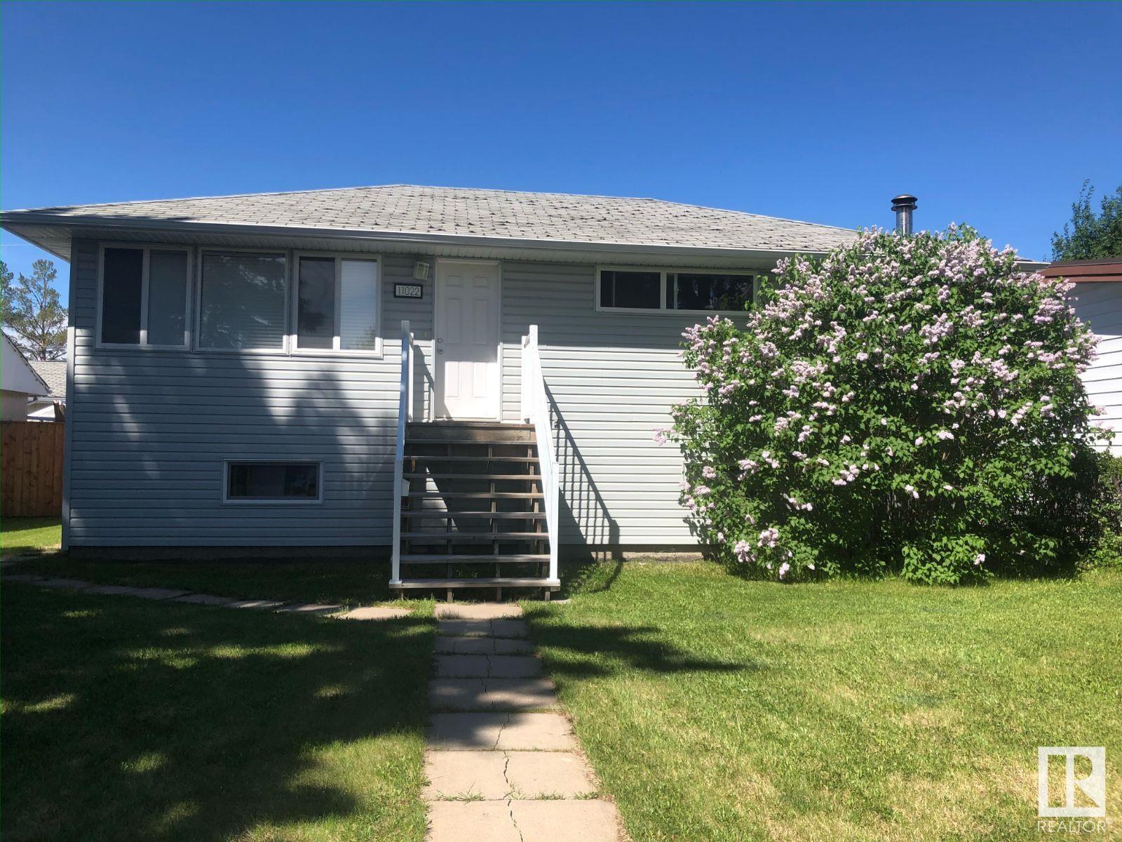Property at 11022 157 ST NW image 1