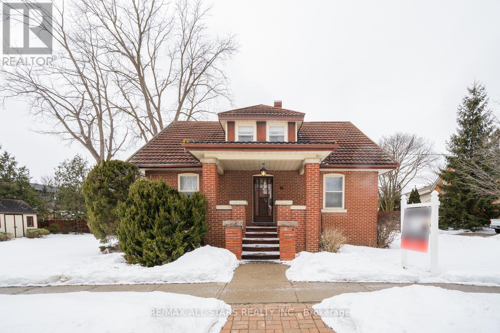 18 CHARLES STREET, Whitchurch-Stouffville, Ontario