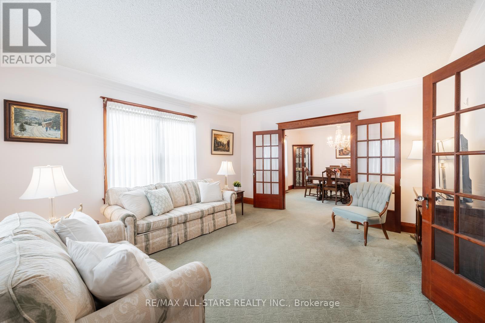 Property at 18 CHARLES STREET image 5
