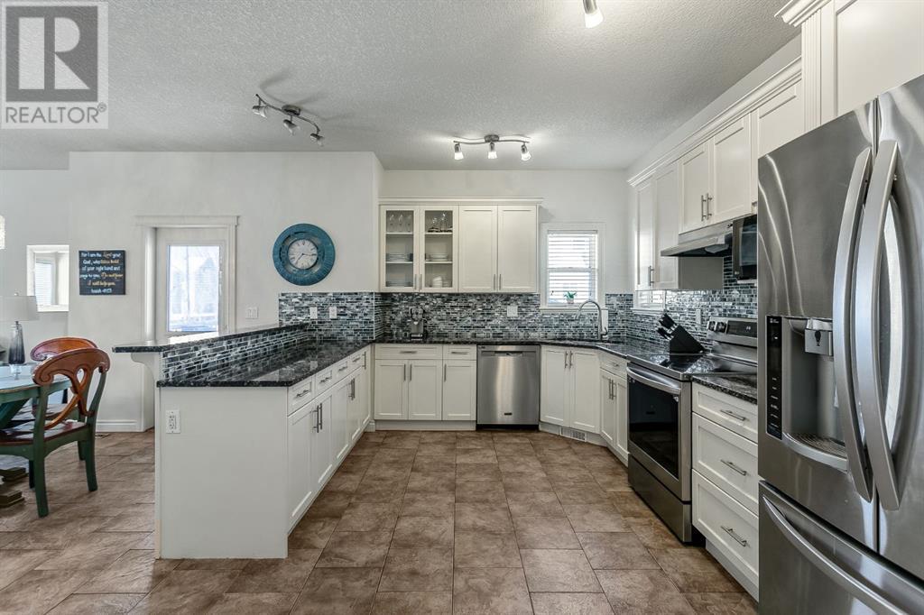 30 Baywater Cape Sw, Airdrie, Alberta  T4B 0B3 - Photo 13 - A2196799