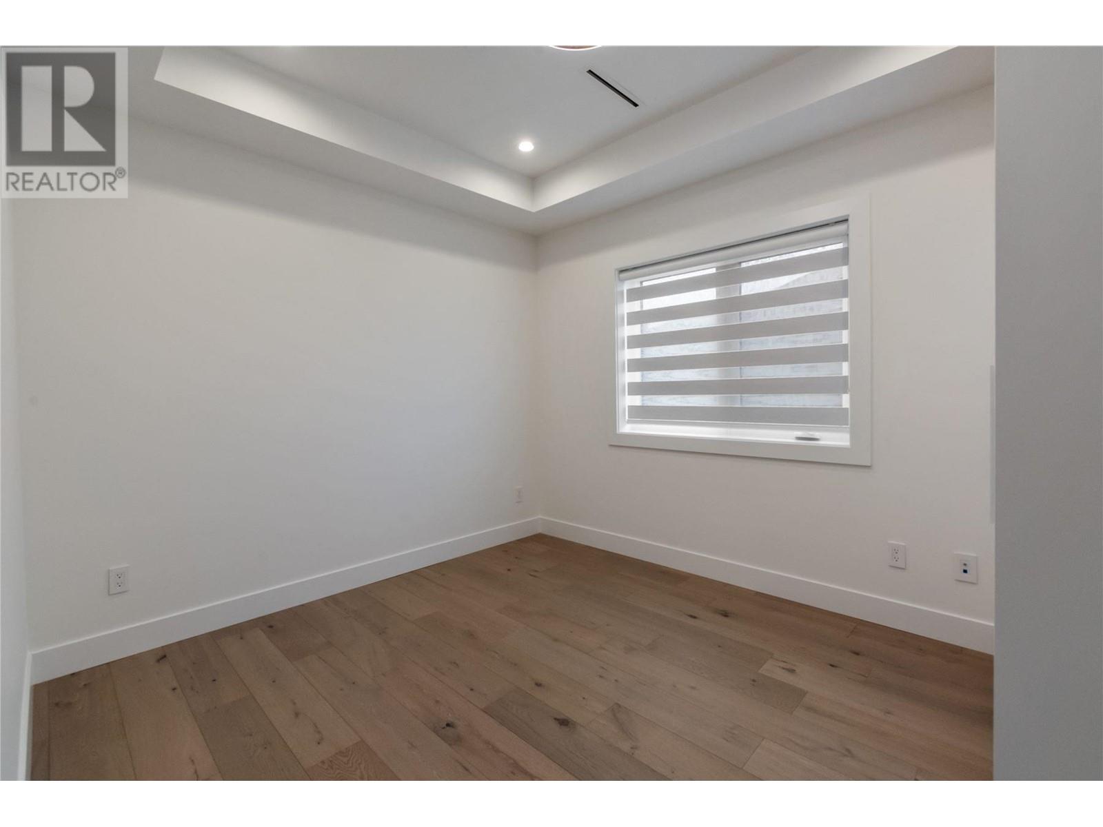 Listing Picture 18 of 27 : 1 1982 VENABLES STREET, Vancouver / 溫哥華 - 魯藝地產 Yvonne Lu Group - MLS Medallion Club Member