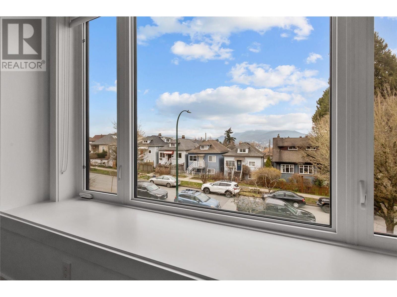 Listing Picture 12 of 27 : 1 1982 VENABLES STREET, Vancouver / 溫哥華 - 魯藝地產 Yvonne Lu Group - MLS Medallion Club Member