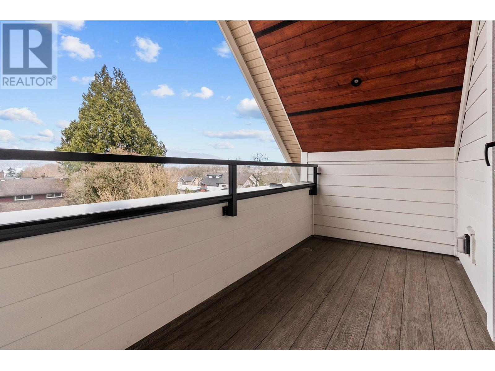 Listing Picture 26 of 27 : 1 1982 VENABLES STREET, Vancouver / 溫哥華 - 魯藝地產 Yvonne Lu Group - MLS Medallion Club Member