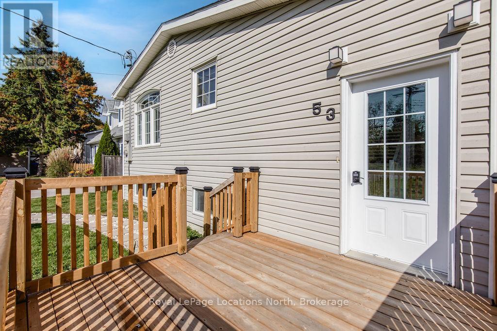 53 Lakeshore Road W, Oro-Medonte, Ontario  L0L 2E0 - Photo 3 - S12011382