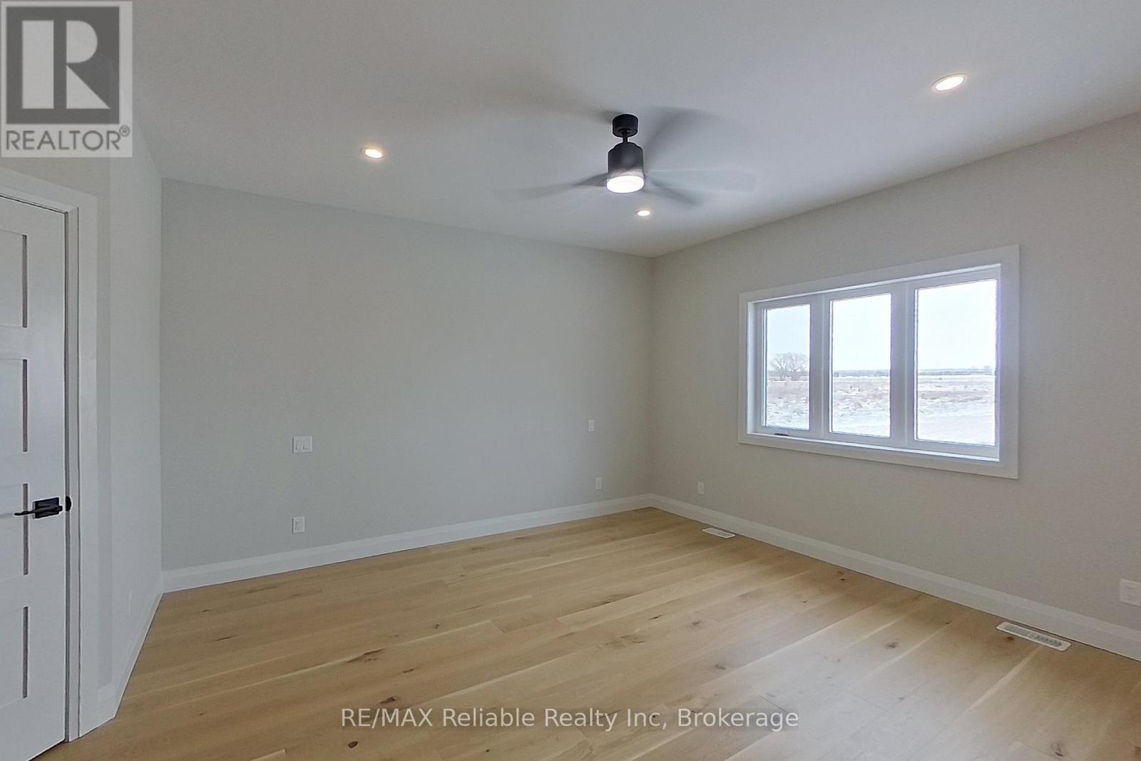 73590 Irene Crescent, Bluewater (Hay), Ontario  N0M 2T0 - Photo 21 - X12011395