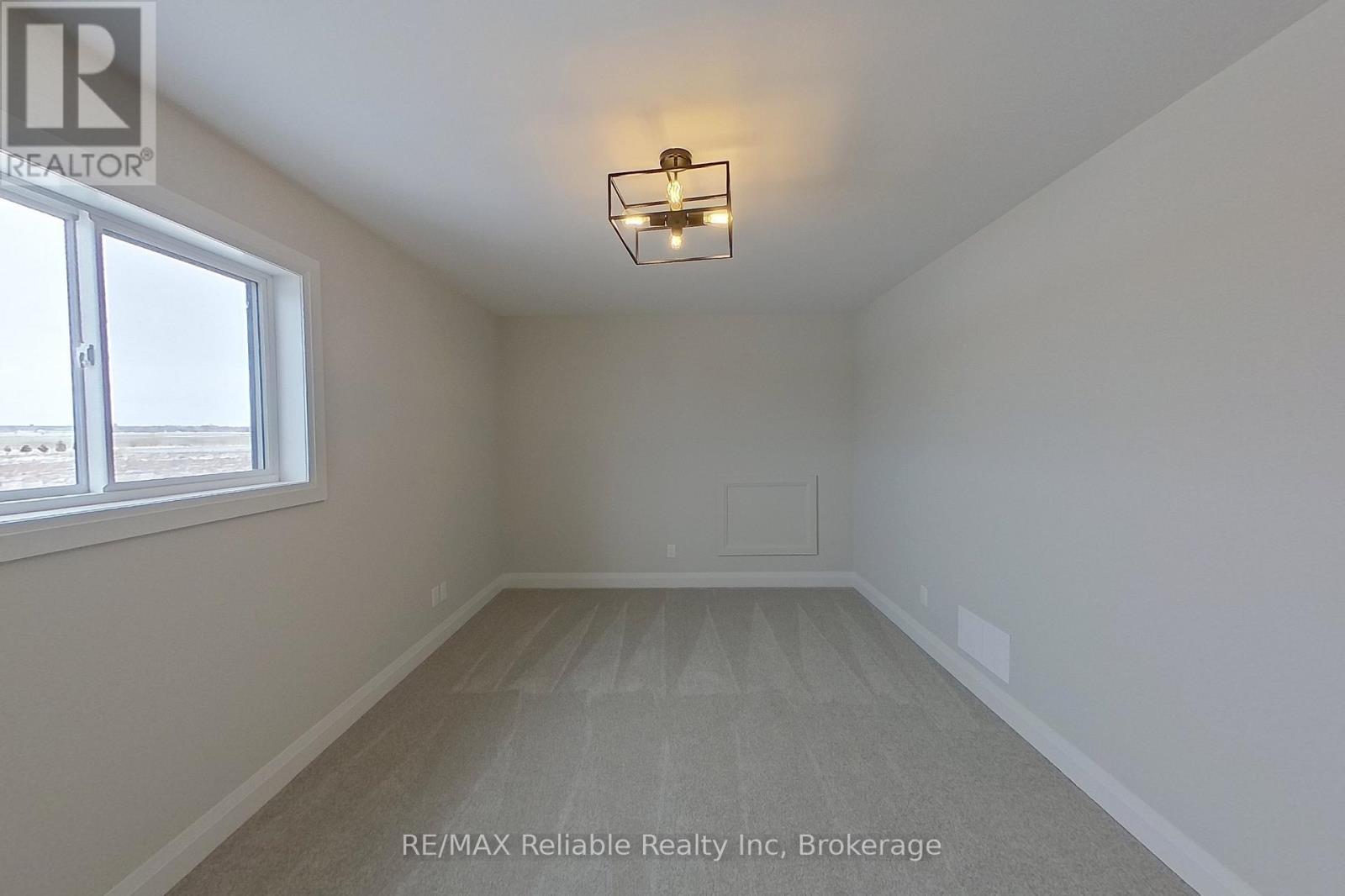 73590 Irene Crescent, Bluewater (Hay), Ontario  N0M 2T0 - Photo 31 - X12011395