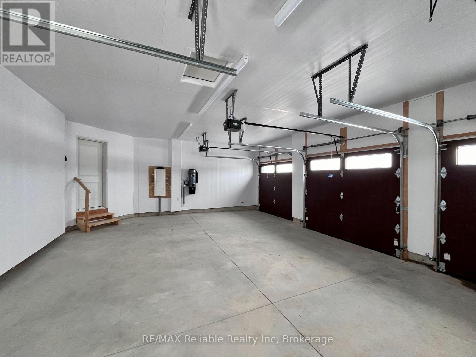 73590 Irene Crescent, Bluewater (Hay), Ontario  N0M 2T0 - Photo 39 - X12011395