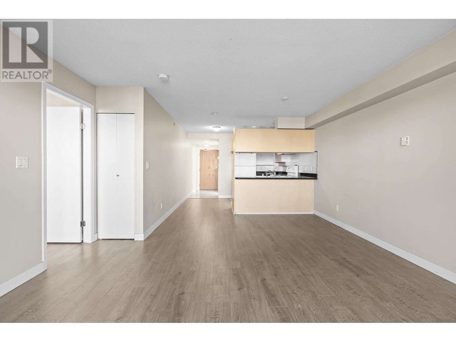 Listing Picture 8 of 12 : 407 6611 COONEY ROAD, Richmond / 烈治文 - 魯藝地產 Yvonne Lu Group - MLS Medallion Club Member