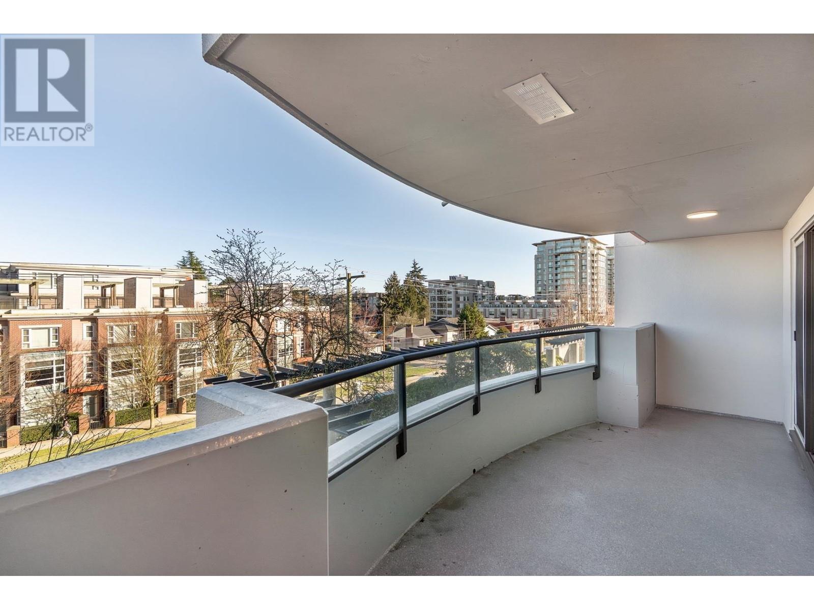 Listing Picture 10 of 12 : 407 6611 COONEY ROAD, Richmond / 烈治文 - 魯藝地產 Yvonne Lu Group - MLS Medallion Club Member