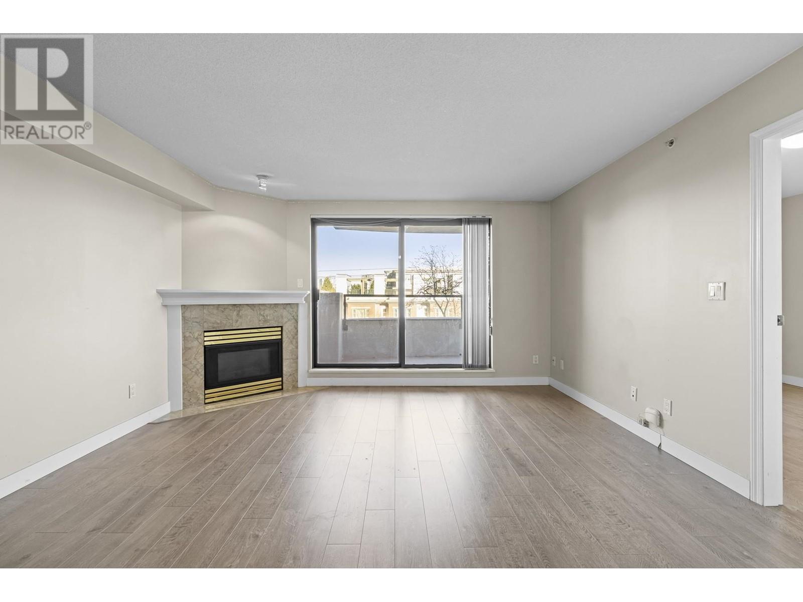 Listing Picture 5 of 12 : 407 6611 COONEY ROAD, Richmond / 烈治文 - 魯藝地產 Yvonne Lu Group - MLS Medallion Club Member