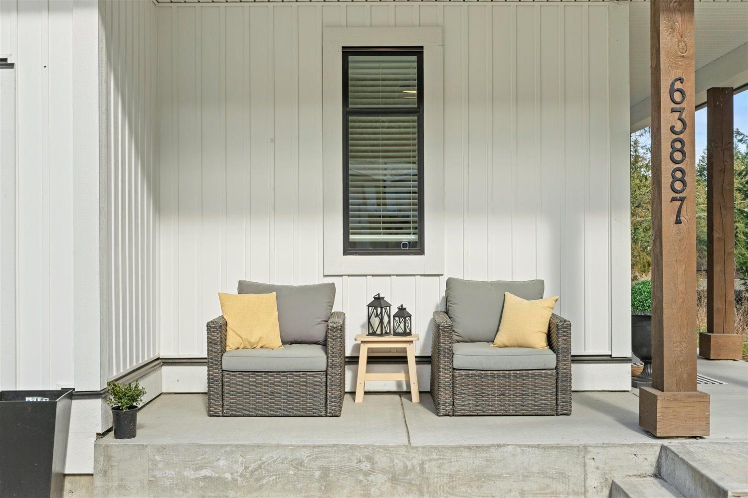 Property at 63887 BEECH AVENUE image 3