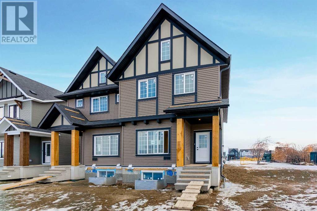 Property at 1025 Reynolds Crescent SW image 1