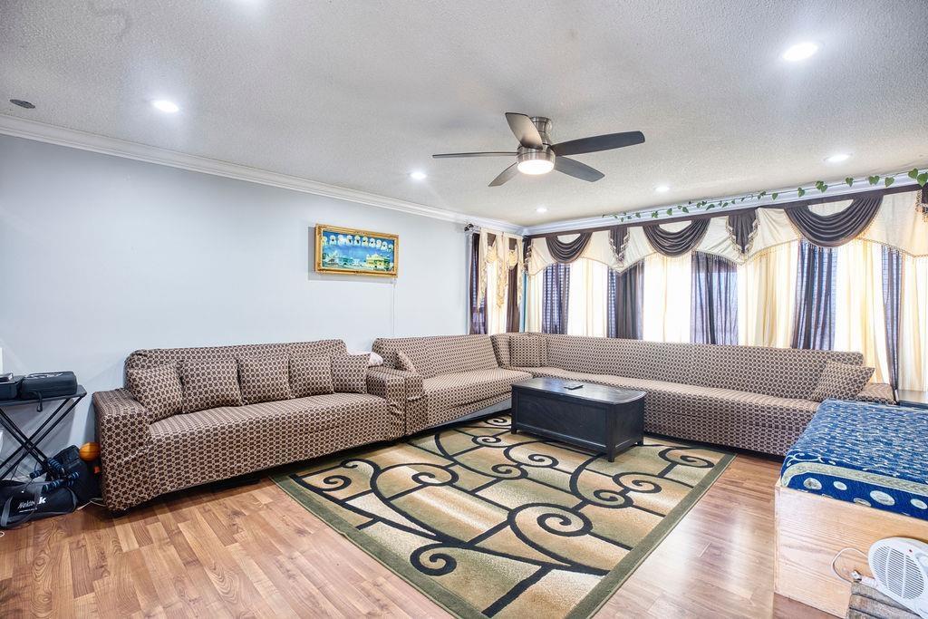 Property at 21163 0 AVENUE image 4