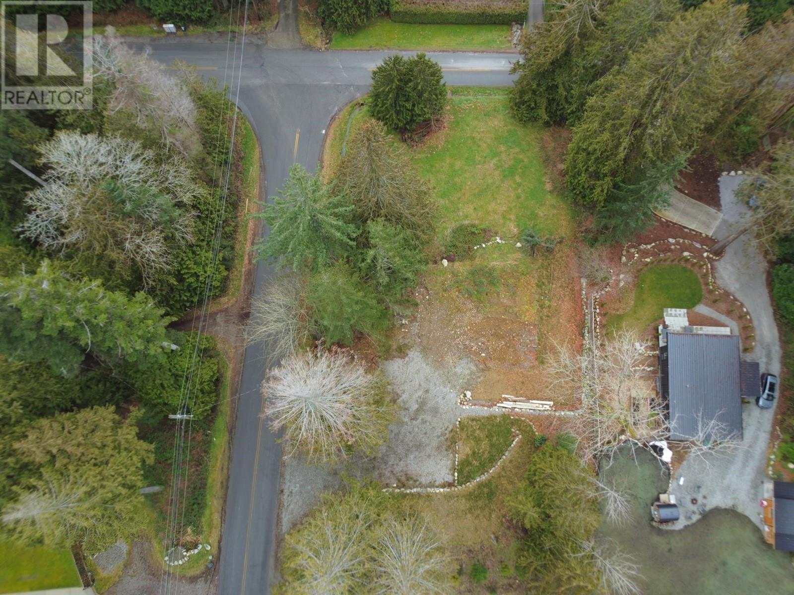 103 Pratt Road, Gibsons, British Columbia  V0N 1V3 - Photo 2 - R2975913