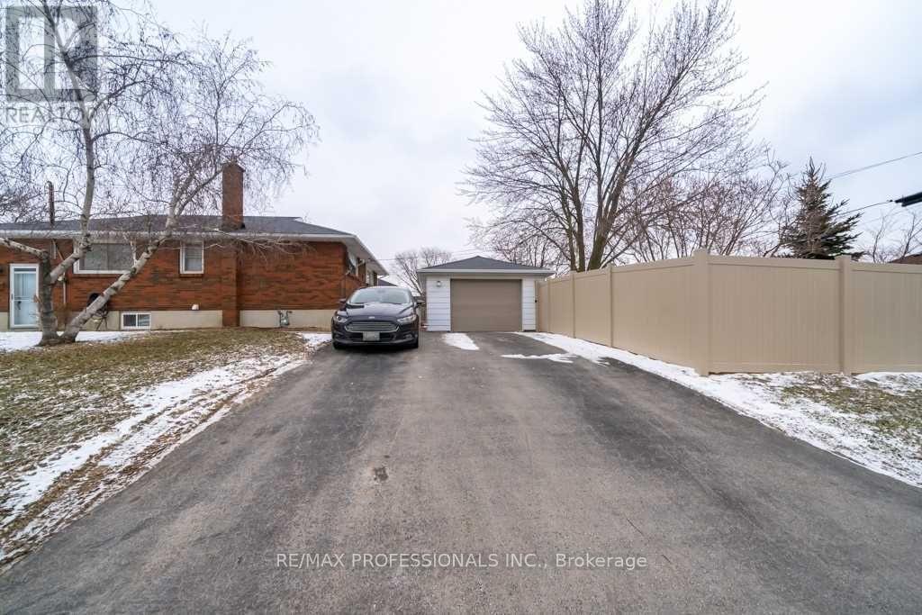 Basement - 2106 Sunnydale Drive, Burlington, Ontario  L7P 1E7 - Photo 17 - W12011272
