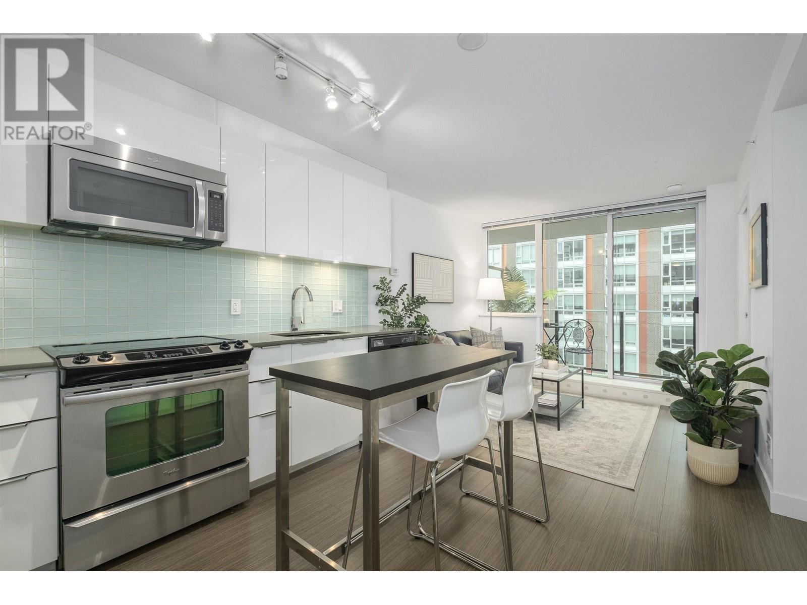 Listing Picture 10 of 26 : 601 1325 ROLSTON STREET, Vancouver / 溫哥華 - 魯藝地產 Yvonne Lu Group - MLS Medallion Club Member