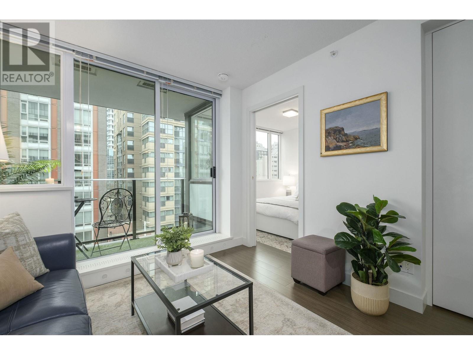 Listing Picture 3 of 26 : 601 1325 ROLSTON STREET, Vancouver / 溫哥華 - 魯藝地產 Yvonne Lu Group - MLS Medallion Club Member