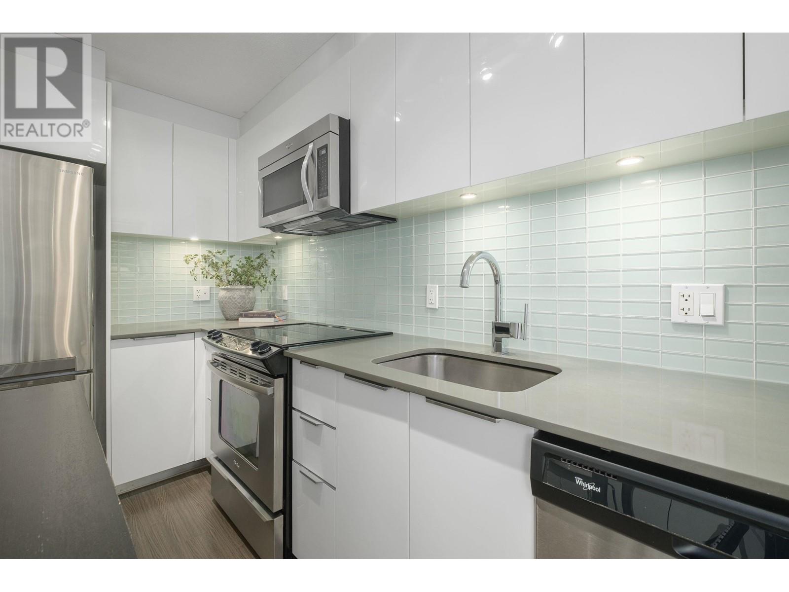 Listing Picture 9 of 26 : 601 1325 ROLSTON STREET, Vancouver / 溫哥華 - 魯藝地產 Yvonne Lu Group - MLS Medallion Club Member