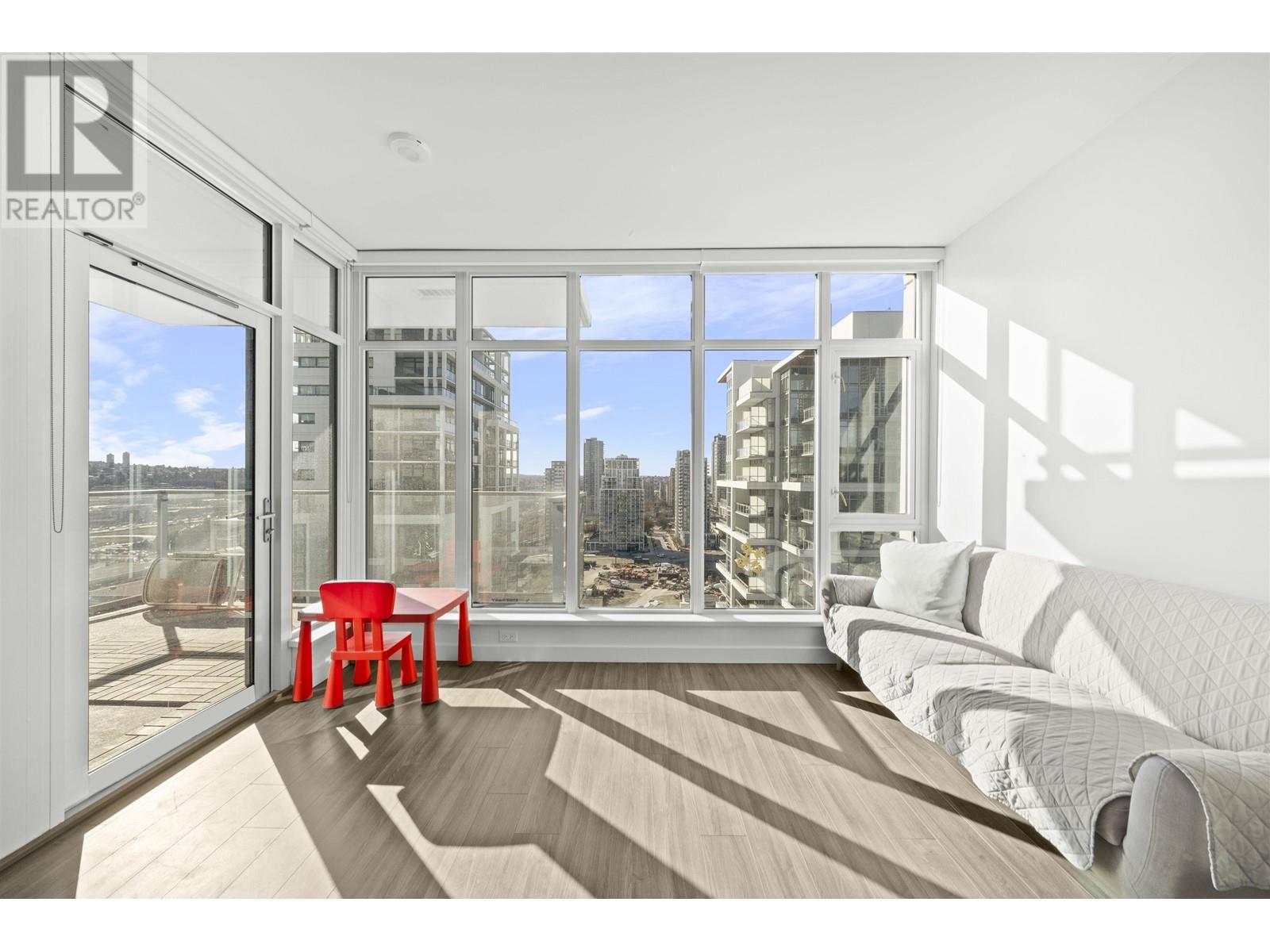 Listing Picture 4 of 27 : 2208 2311 BETA AVENUE, Burnaby / 本拿比 - 魯藝地產 Yvonne Lu Group - MLS Medallion Club Member