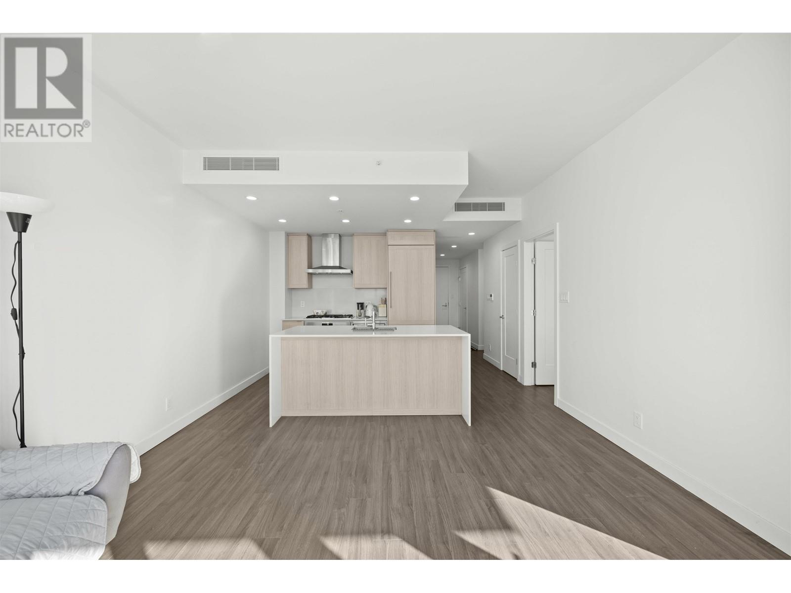 Listing Picture 6 of 27 : 2208 2311 BETA AVENUE, Burnaby / 本拿比 - 魯藝地產 Yvonne Lu Group - MLS Medallion Club Member