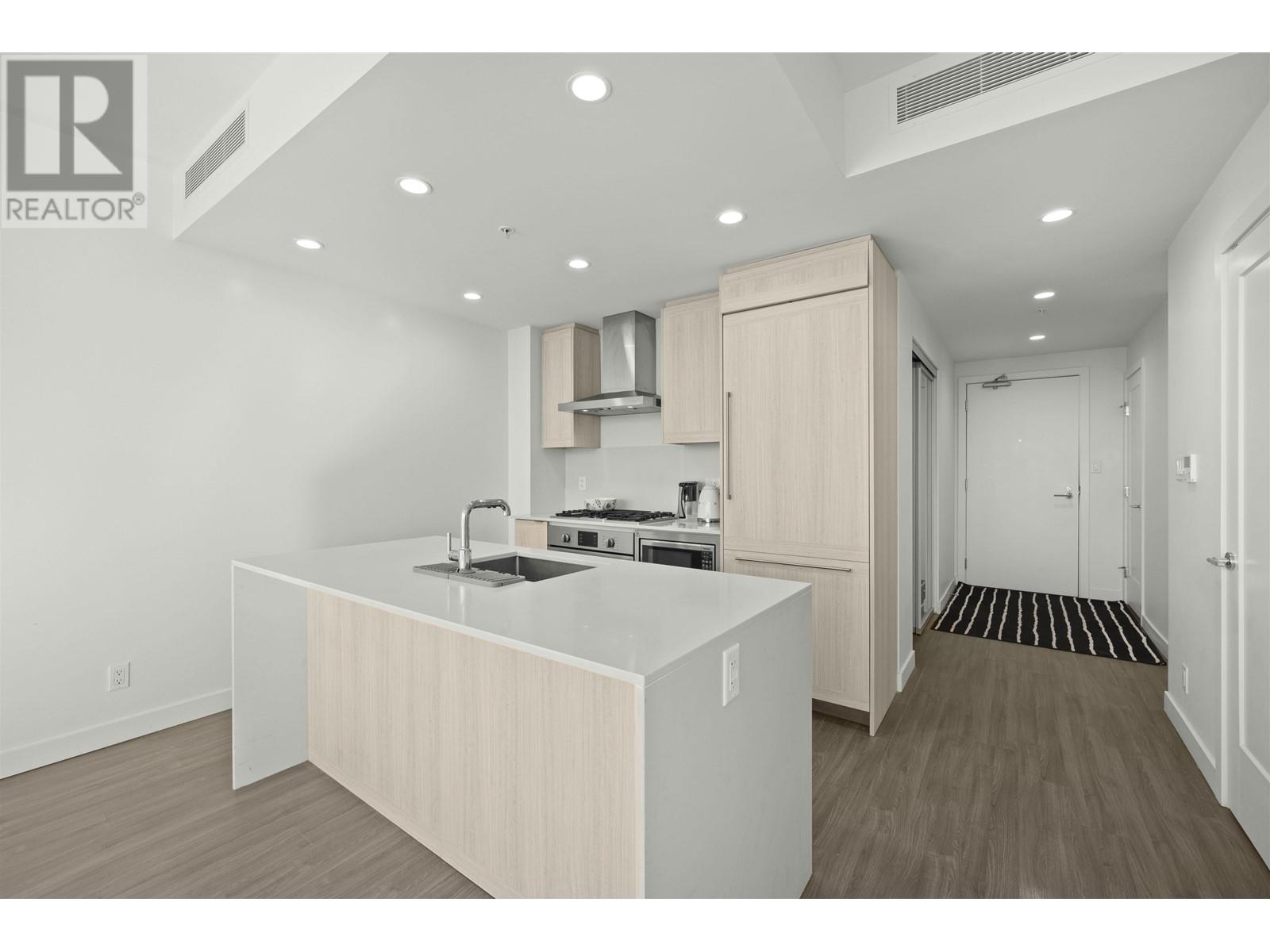Listing Picture 7 of 27 : 2208 2311 BETA AVENUE, Burnaby / 本拿比 - 魯藝地產 Yvonne Lu Group - MLS Medallion Club Member