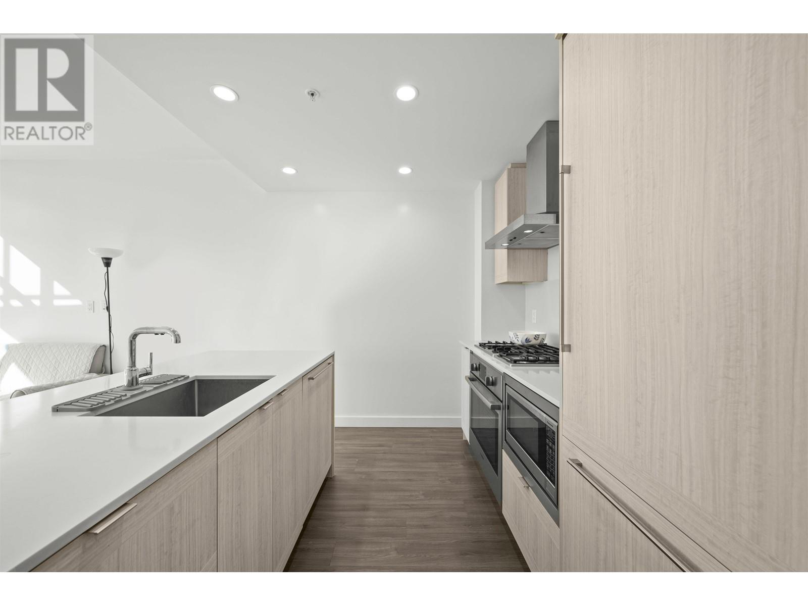Listing Picture 9 of 27 : 2208 2311 BETA AVENUE, Burnaby / 本拿比 - 魯藝地產 Yvonne Lu Group - MLS Medallion Club Member