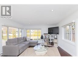 763 TRICKLEBROOK WAY, Gibsons, British Columbia