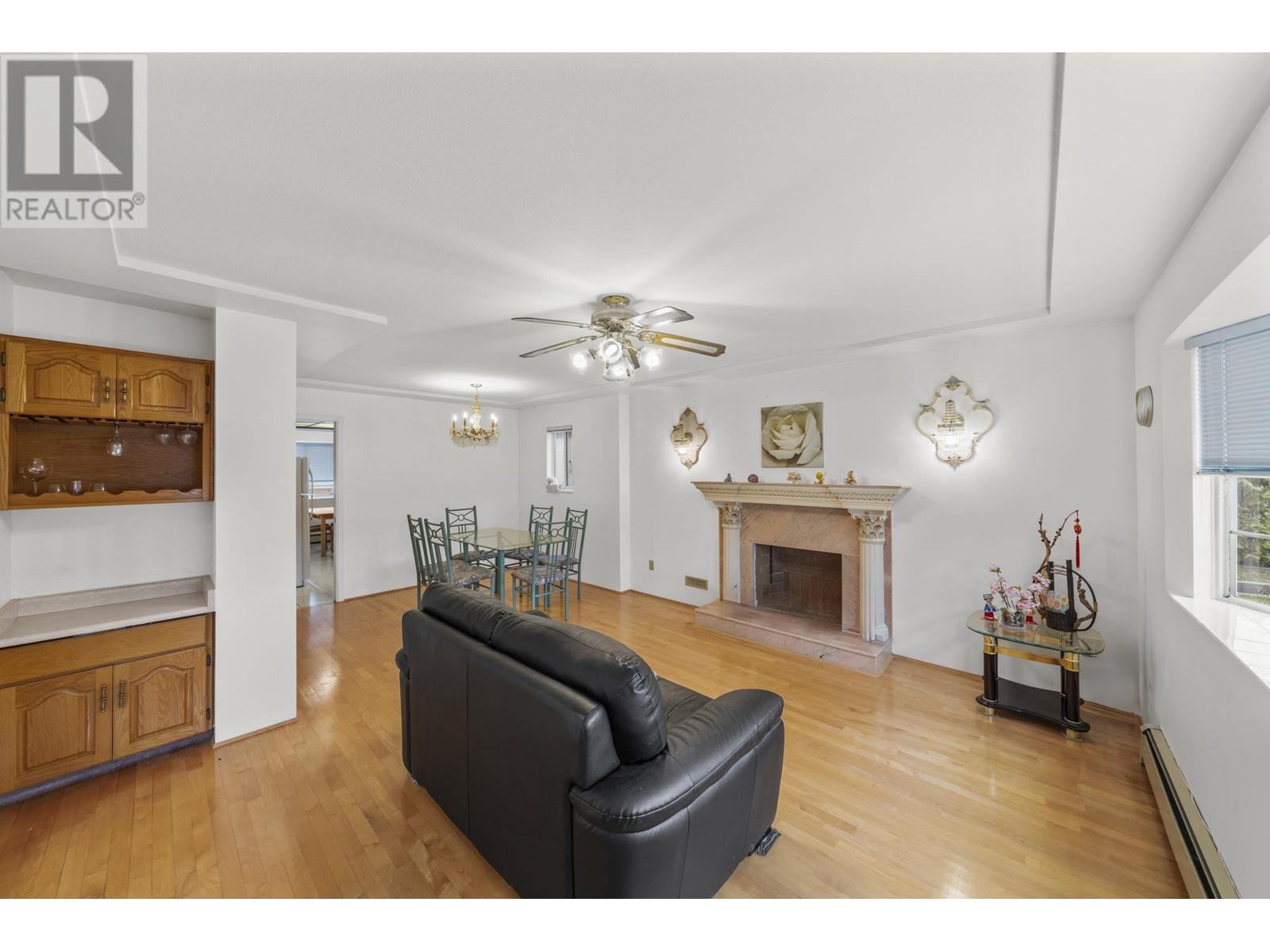 1747 E 37th Avenue, Vancouver, British Columbia  V5P 1E7 - Photo 3 - R2975935
